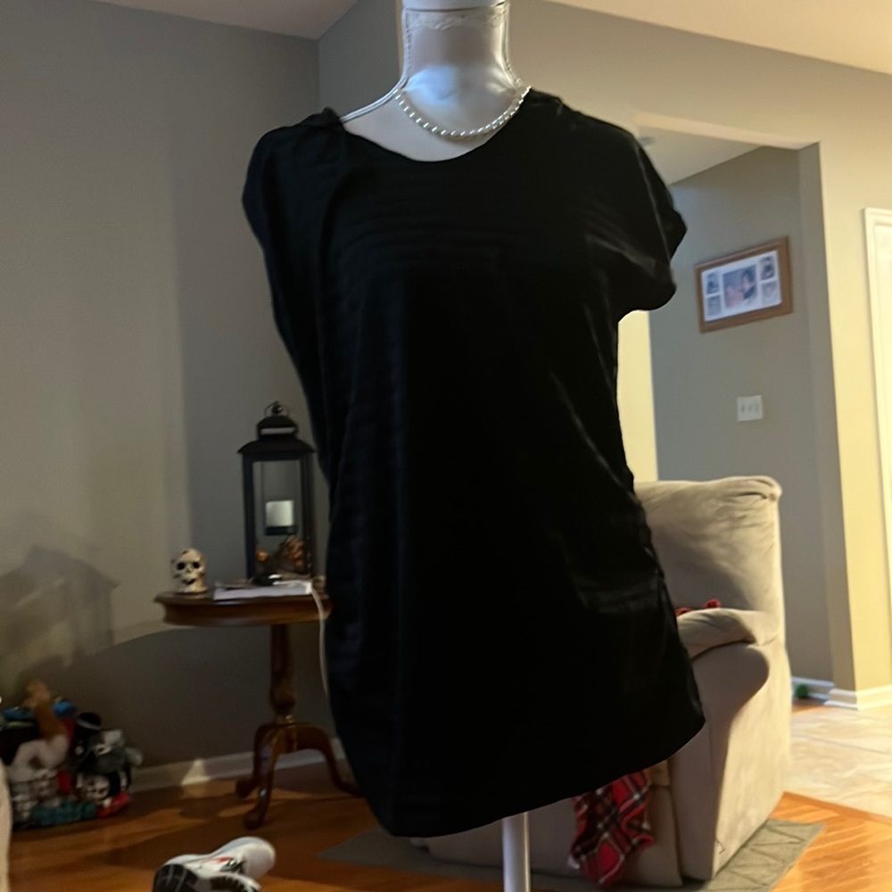 Active wear shirt with hood